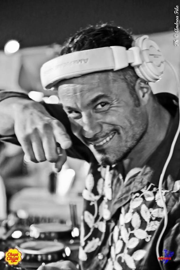 1150229_573842562679373_190663416_n